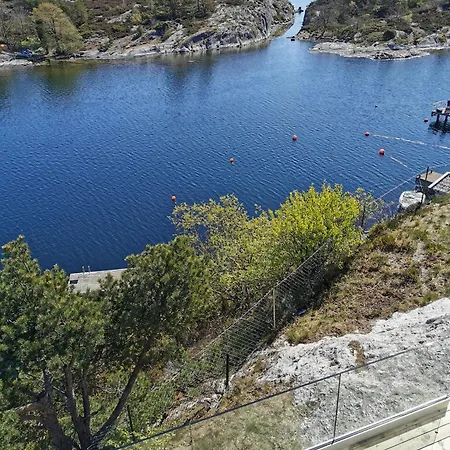 Med Fantastisk Utsikt Og Egen Brygge Holiday home *