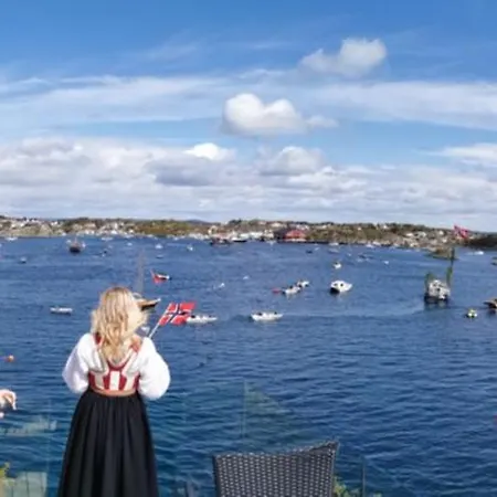 Fantastic Views, Private Pier And Swimming Platform, Flekkeroy, Kristiansand, Boat Feriehus *