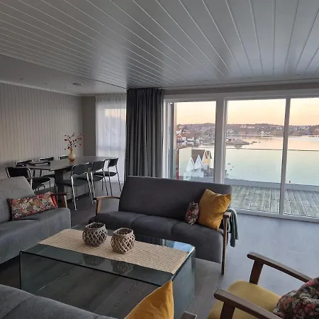Fantastic Views, Private Pier And Swimming Platform, Flekkeroy, Kristiansand, Boat Feriehus Kristiansand